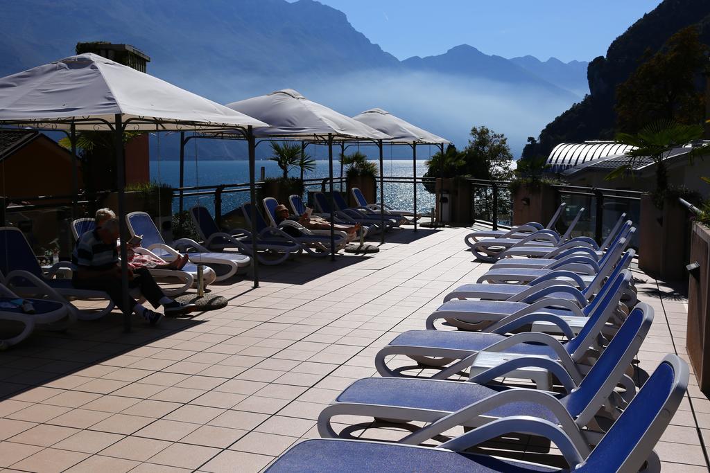Hotel Europa - Skypool & Panorama Riva del Garda Exterior photo